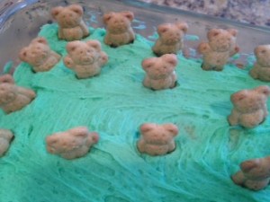 Going on a bear hunt cake – The Girly Reports